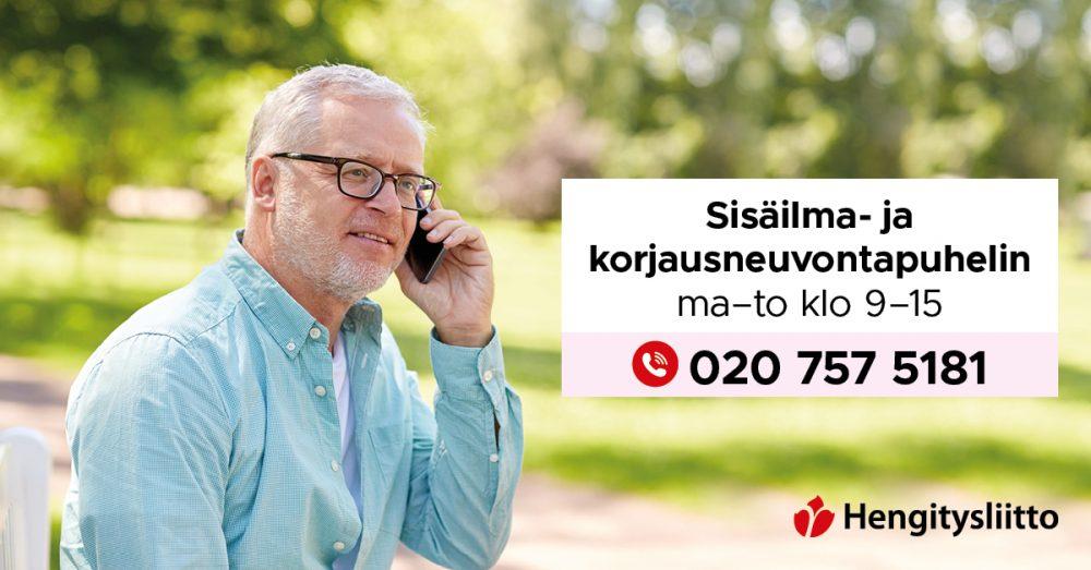 Mies puhuu puhelimeen. Sisäilma ja korjausneuvonnan palvelupuhelin palvelee numerossa 020 757 5181.